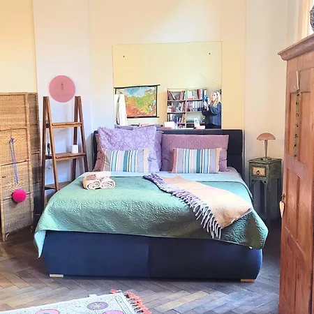 Ferienstudio Altstadtflair -loftfeeling Im Saengersaal In Der Stiftsstadt Mit Parkplatz Appartement *