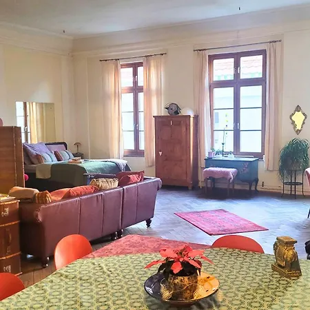 Appartement Ferienstudio Altstadtflair -loftfeeling Im Saengersaal In Der Stiftsstadt Mit Parkplatz Kempten im Allgäu